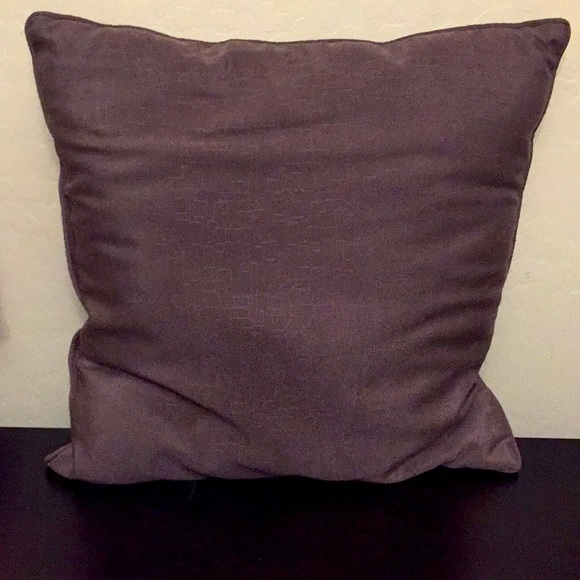 🆕 Brown Accent Pillow - Picture 2 of 5